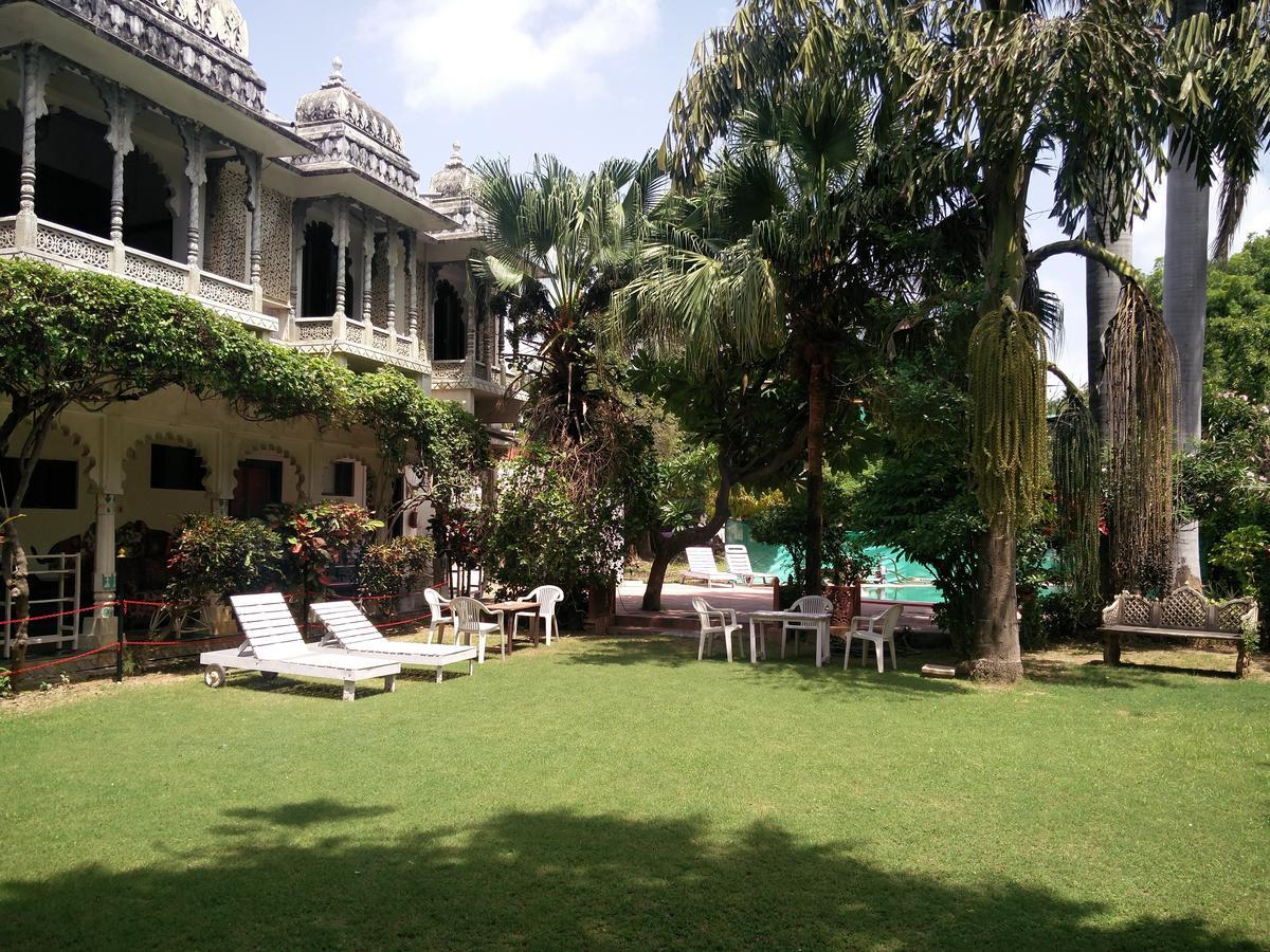 Rang Niwas Palace Hotel Udaipur Exterior photo