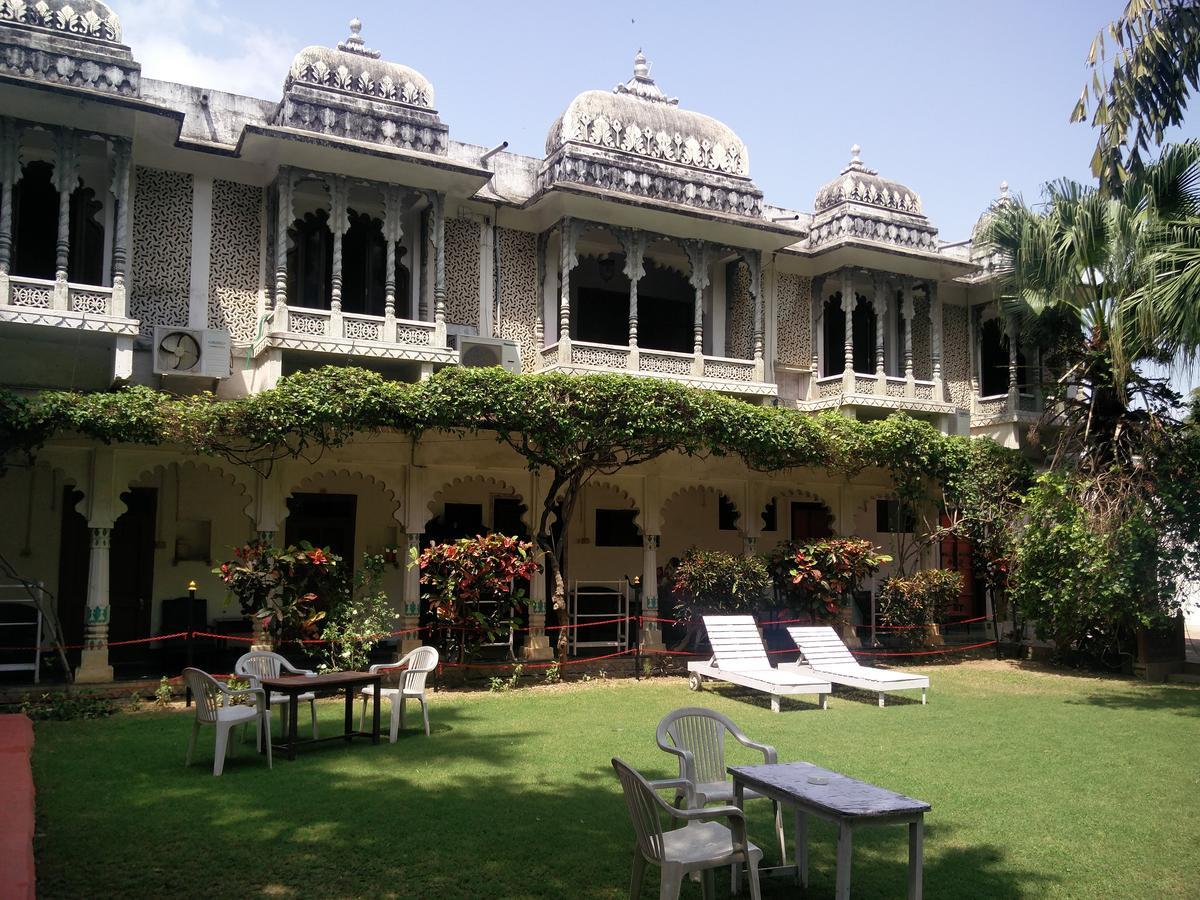 Rang Niwas Palace Hotel Udaipur Exterior photo